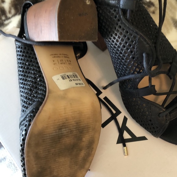 Comfortable heels - Picture 3 of 3